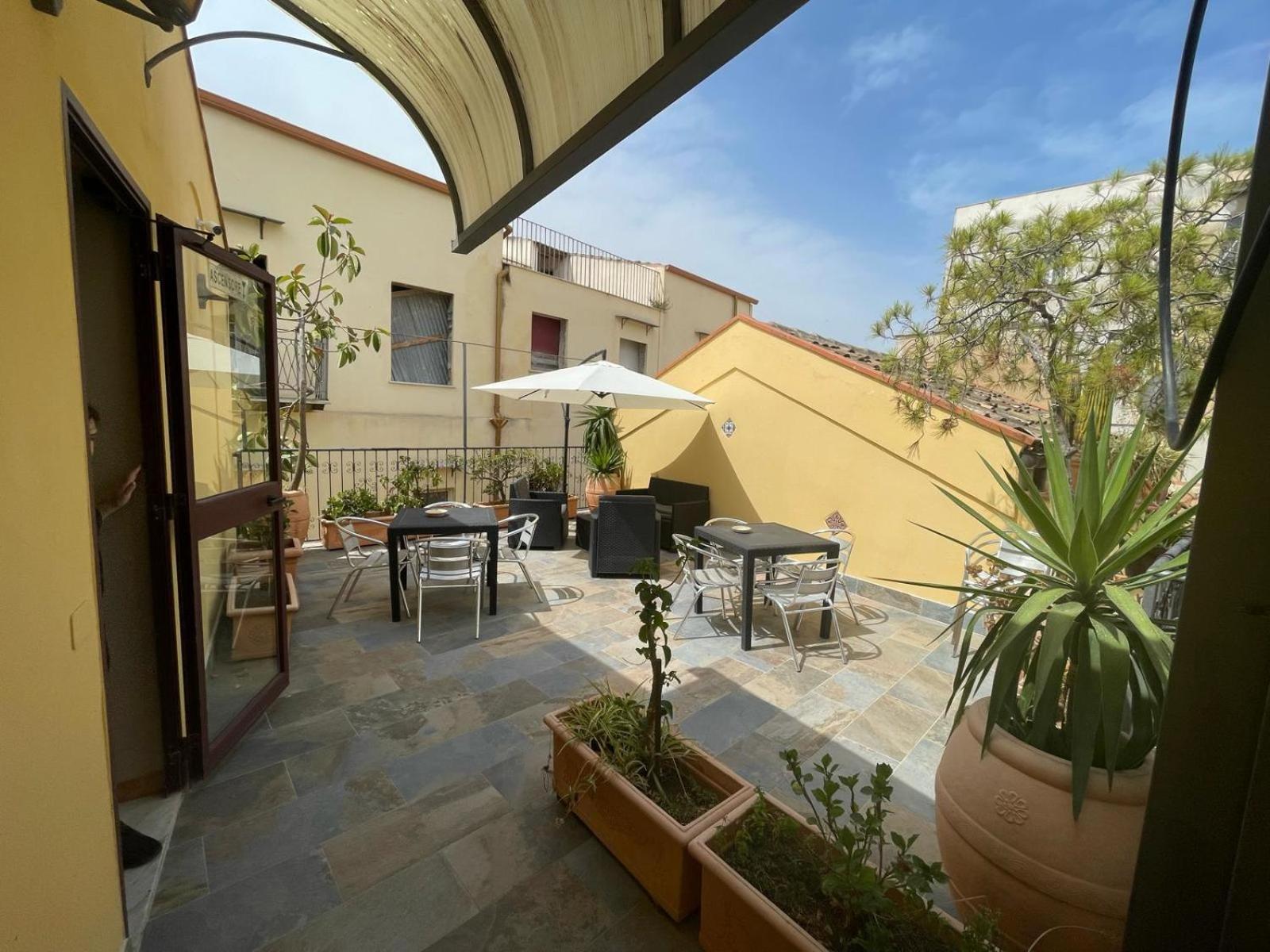 Hotel Cortese Палермо Экстерьер фото